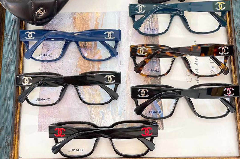 CH3475 Eyeglasses Black Gold