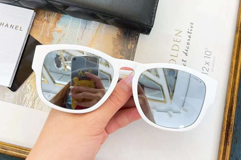 CH5454 Sunglasses In White