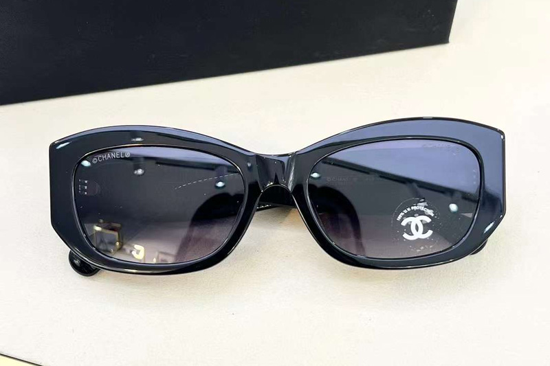 CH5493 Sunglasses Black Gold Gradient Gray