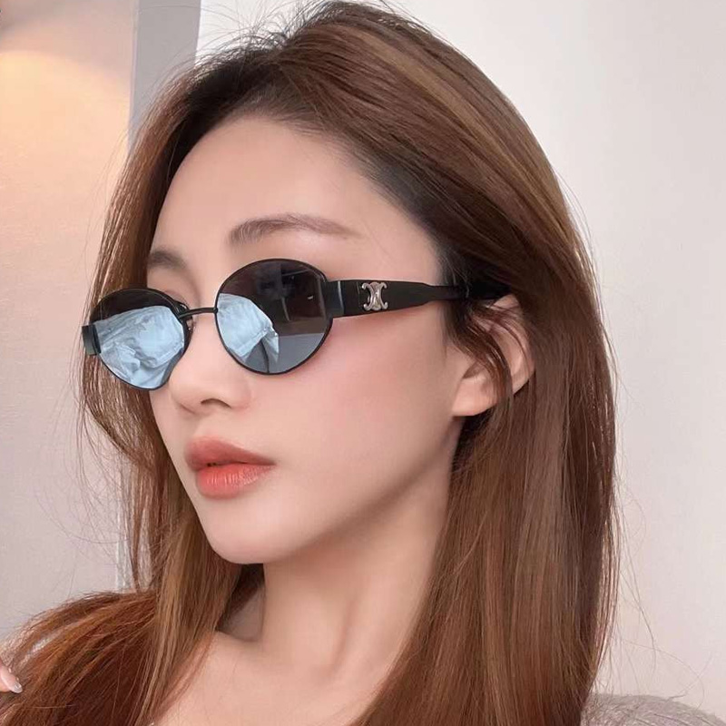 CL40235U Sunglasses Black Gray