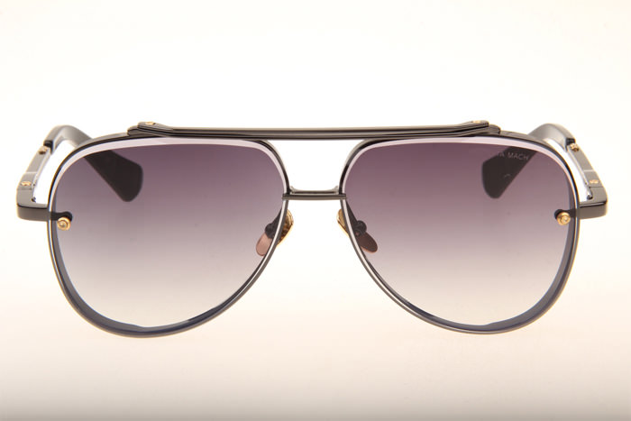 DT Mach Eight Sunglasses In Gunmetal Gradient Grey