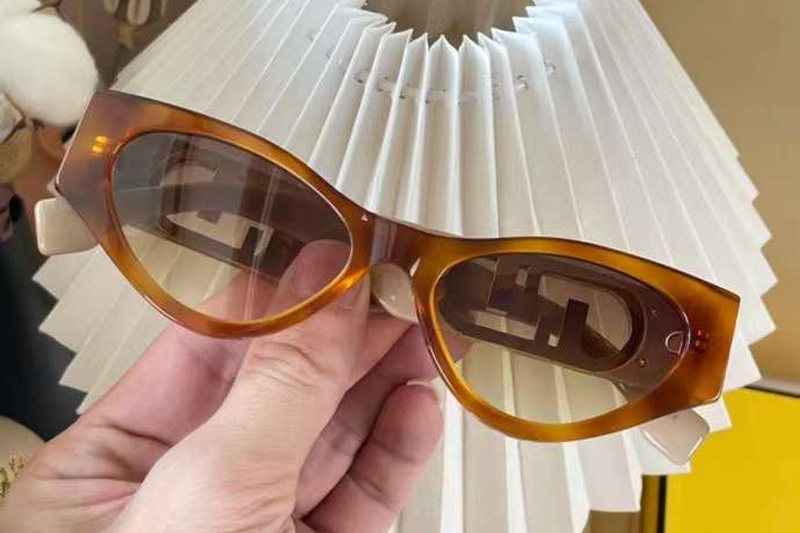 FE40049 Sunglasses In Brown