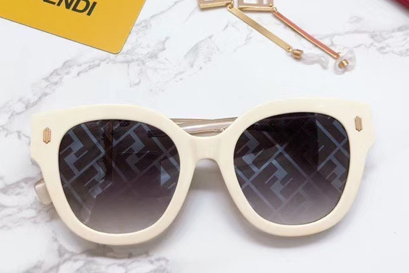 FF0452FS Sunglasses In White With Logo Lens