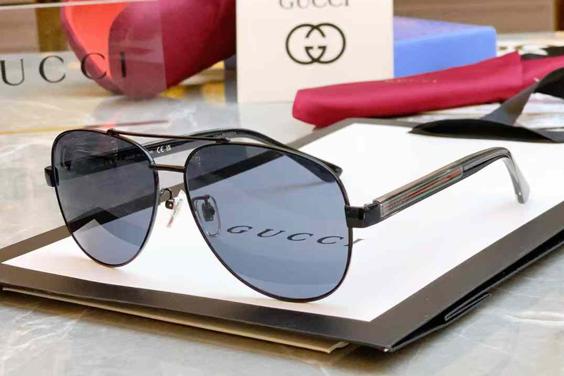 GG0528S Sunglasses Black Gray