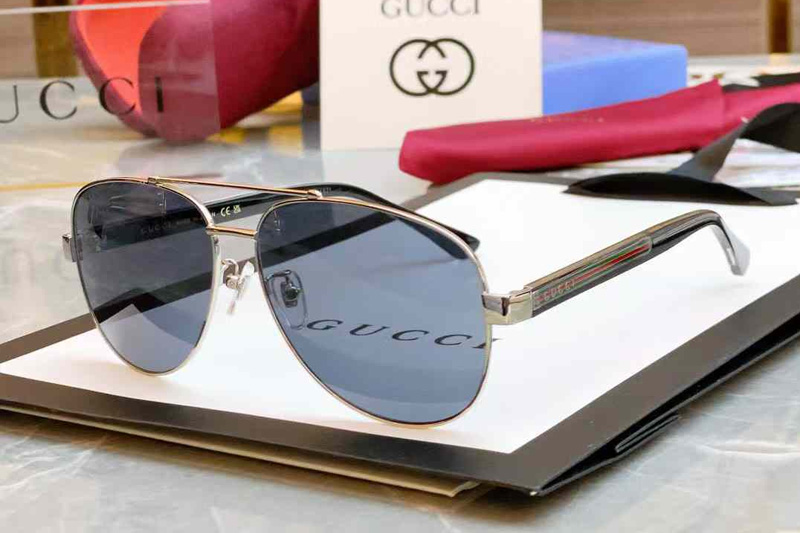 GG0528S Sunglasses Silver Gray