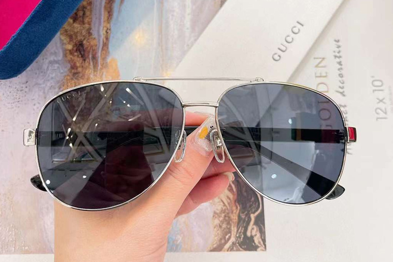 GG0528S Sunglasses Silver Gray