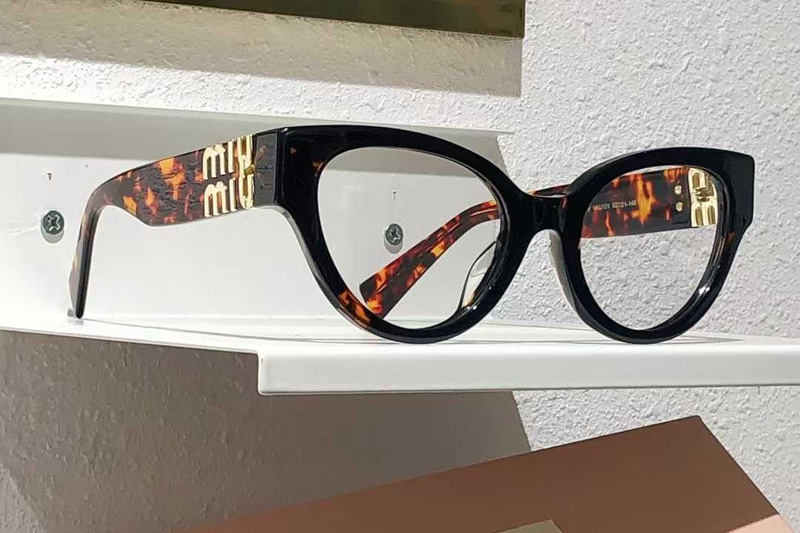 SMU01V Eyeglasses Tortoise