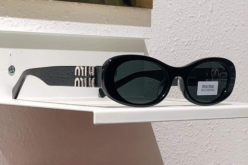 SMU06ZS Sunglasses Black Silver Gray